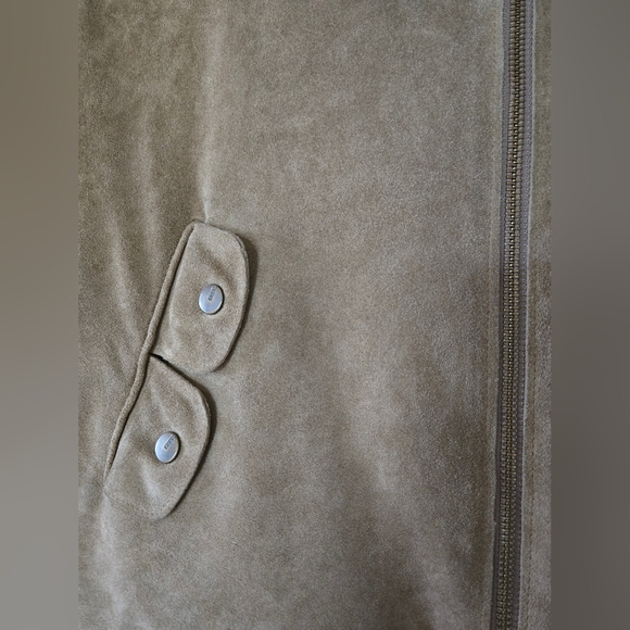 Bcbg Maxzaria | GORGEOUS Women's Tan Suede Jacket, Size M (Made Small) - Picture 5 of 10